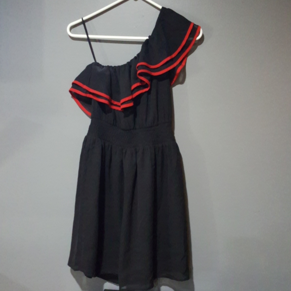 One shoulder dress
